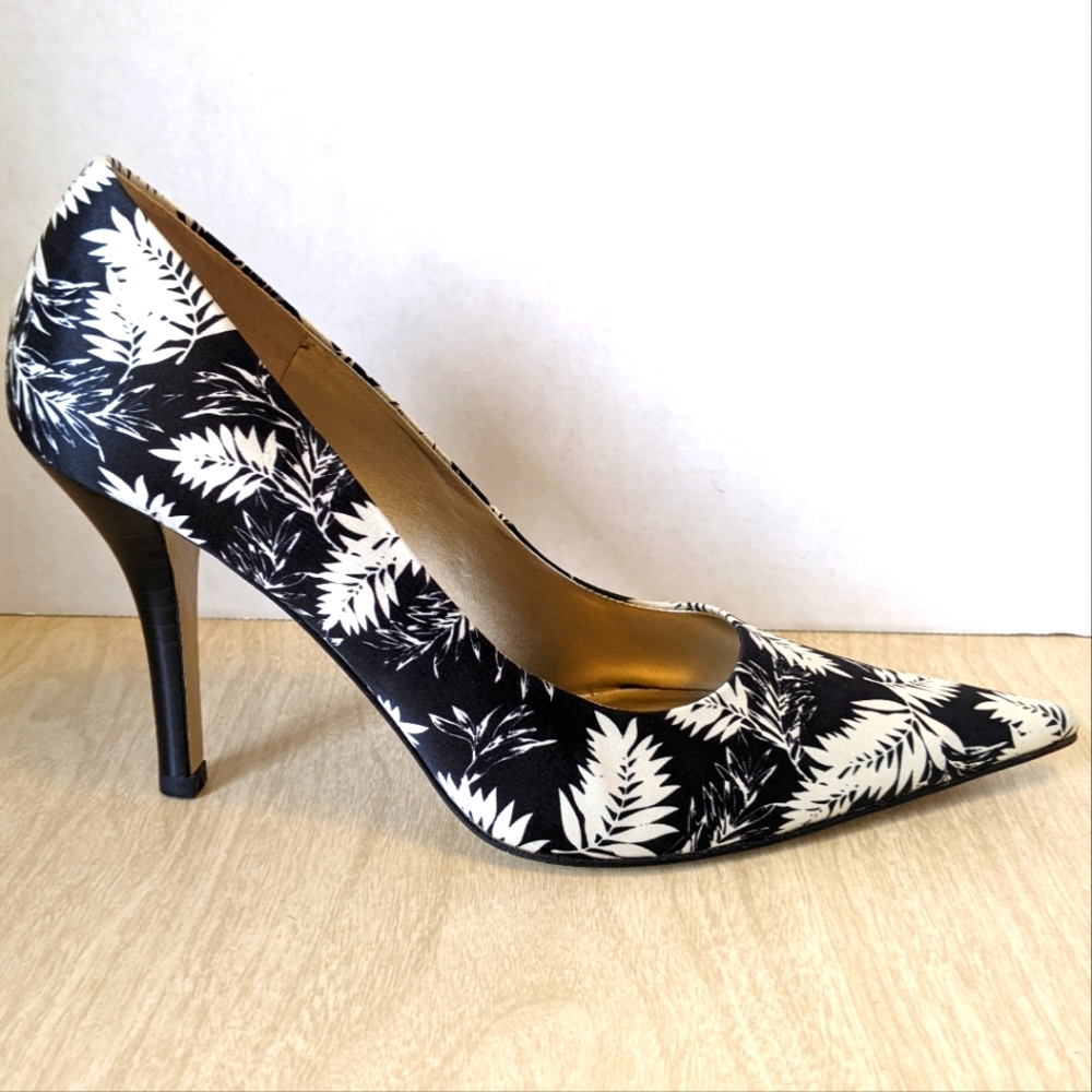 Nine West Satin Black and White Leaf Heels with Stiletto Heel Pointed Toe 8